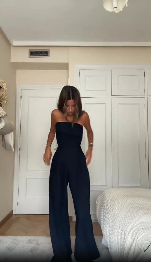 Strapless Jumpsuit with Wide Legs and Elegant Cut