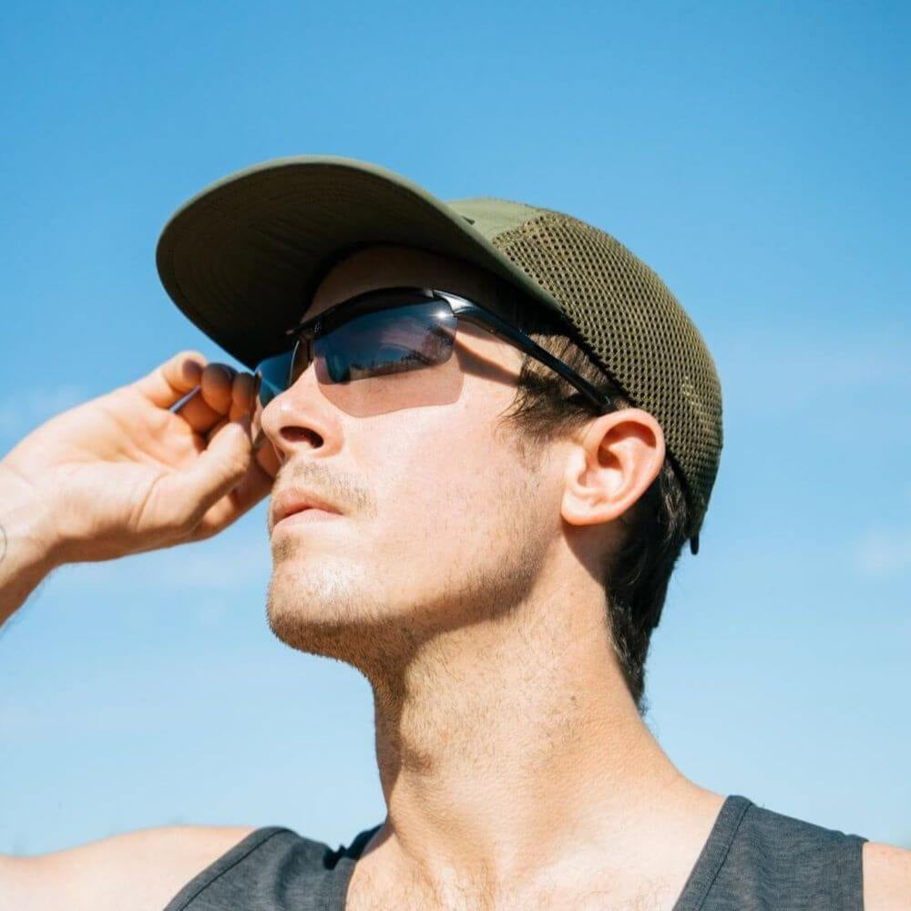 Lazairx Polarised Sunglasses - Best Polarised Sunglasses - Smart Adaptive Photochromic Lenses with UV400 Protection & Aluminium-Magnesium Frame