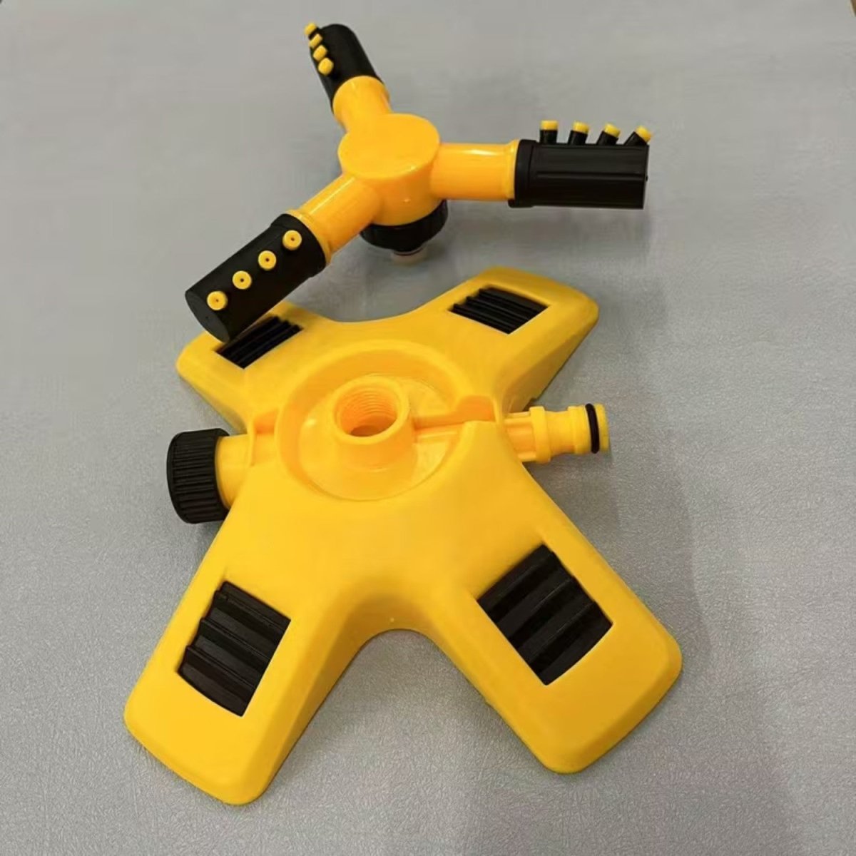 Triple Nozzle Lawn Water Sprinkler