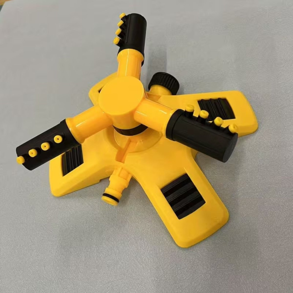 Triple Nozzle Lawn Water Sprinkler